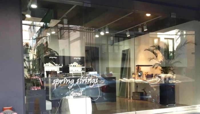 Seupeuringseuteuringseu Garosugil Syorum Diseupeulrei Keiseu - 강남구